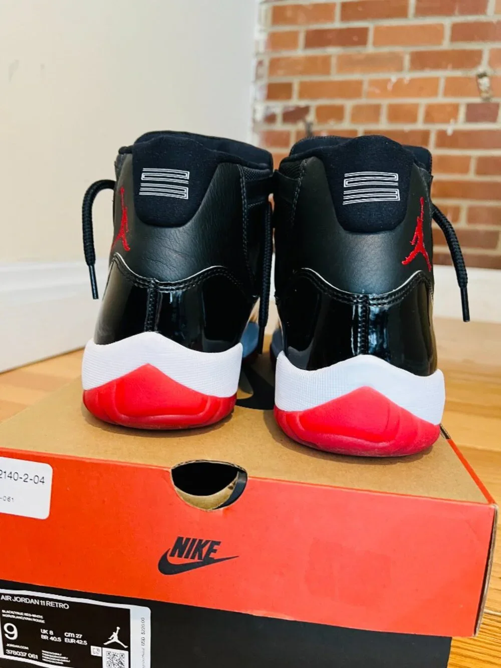 Size US Men's 9 - Jordan 11 Retro Playoffs Bred (2019) Very Clean